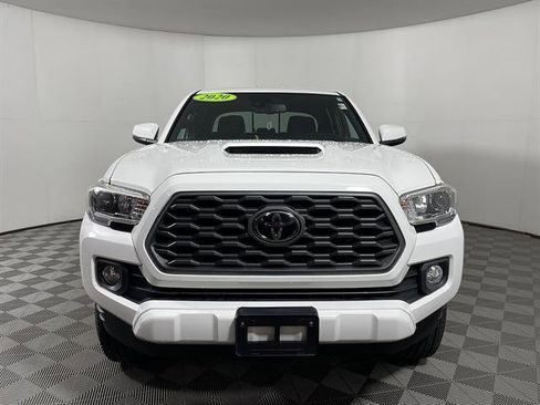 Certified 2020 Toyota Tacoma TRD Sport w/ Technology Package AWD/4WD image 2