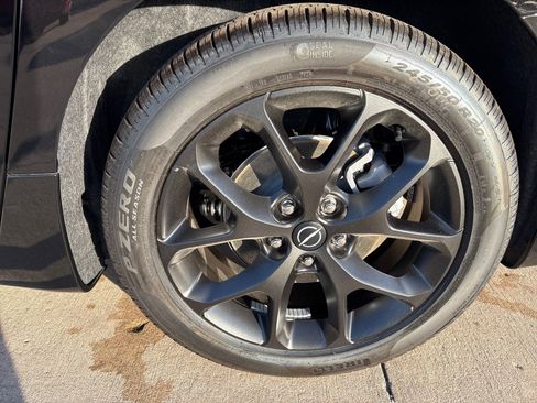 New 2026 Chrysler Pacifica Limited w/ Uconnect Theater Family Group image 13