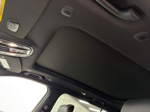 New 2025 Jeep Grand Cherokee L Summit image 19