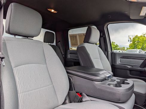 Used 2023 RAM 2500 Big Horn AWD/4WD image 28