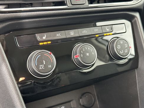 Used 2023 Volkswagen Taos SE image 15