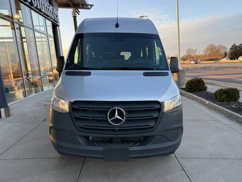 Used 2024 Mercedes-Benz Sprinter 2500 image 2