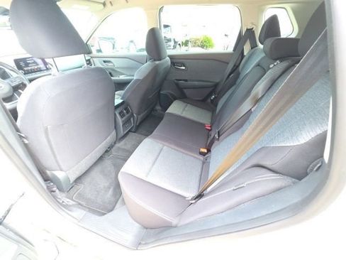 Used 2023 Nissan Rogue SV image 24