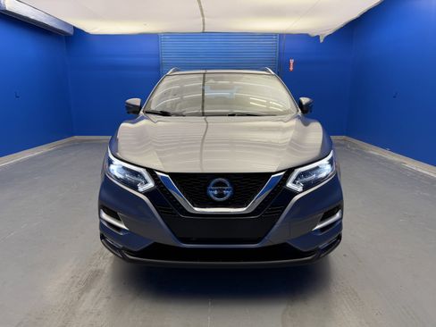 Used 2021 Nissan Rogue Sport SL w/ Premium Package image 3