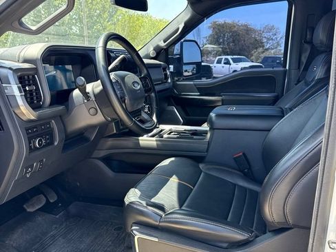 Used 2023 Ford F250 Platinum AWD/4WD image 10