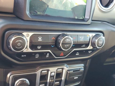 Used 2023 Jeep Gladiator Overland AWD/4WD image 21