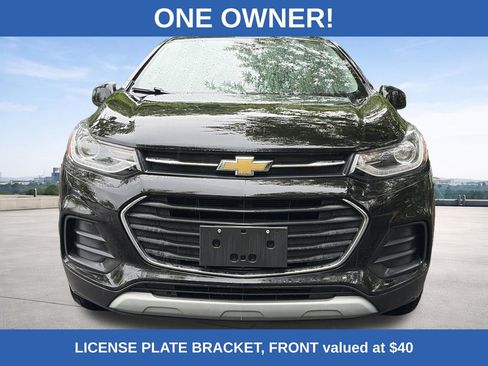 Used 2019 Chevrolet Trax LT w/ LT Convenience Package AWD/4WD image 2