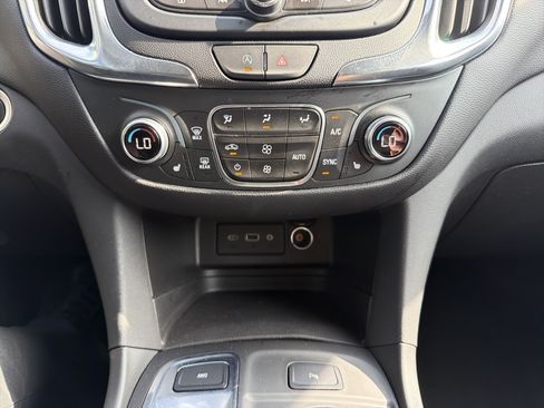 Used 2024 Chevrolet Equinox LT AWD/4WD image 24
