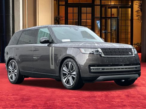 New 2026 Land Rover Range Rover Long Wheelbase SE image 8