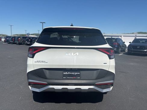 Certified 2025 Kia Sportage LX AWD/4WD image 4