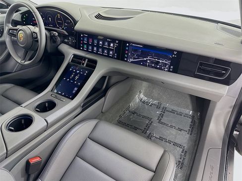 Used 2022 Porsche Taycan 4 Cross Turismo image 30