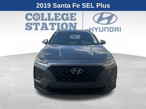 Used 2019 Hyundai Santa Fe SEL image 2