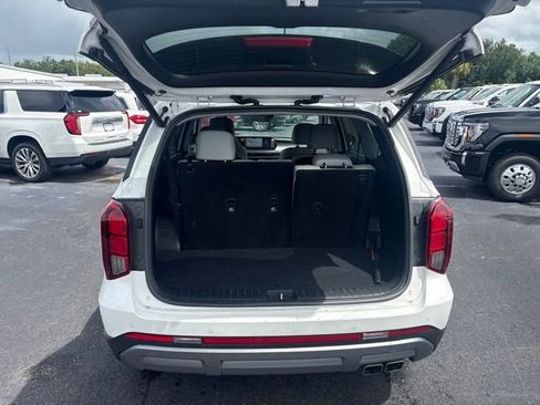 Used 2024 Hyundai Palisade SEL FWD image 8