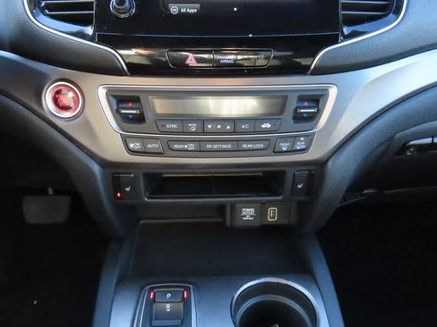 Certified 2022 Honda Pilot Sport image 21