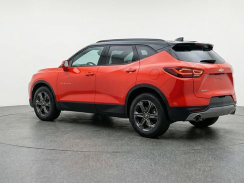Used 2025 Chevrolet Blazer LT FWD image 6