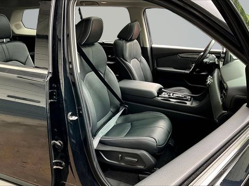 Used 2024 Honda Pilot Elite image 32