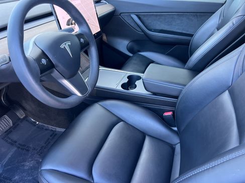 Used 2021 Tesla Model Y 2WD image 9