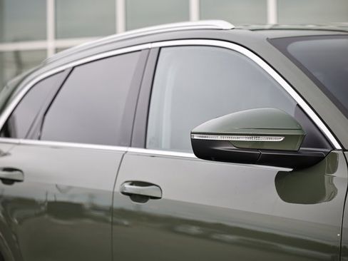 New 2025 Audi Q5 2.0T Premium Plus image 3