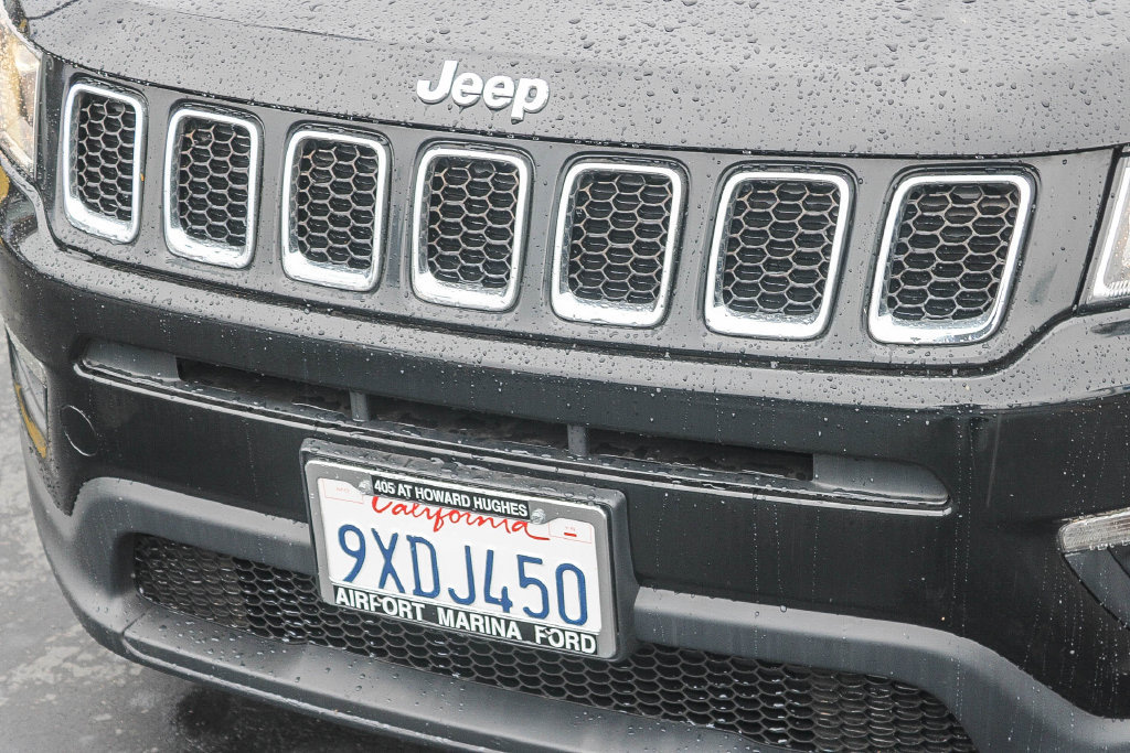 Used 2019 Jeep Compass Latitude w/ Popular Equipment Group FWD image 14