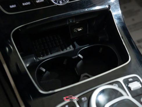 Used 2017 Mercedes-Benz E 300 4MATIC image 35