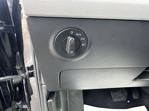 Used 2024 Volkswagen Taos S image 25