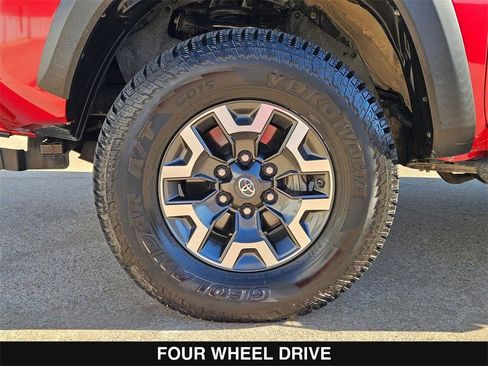 Used 2017 Toyota Tacoma TRD Off-Road image 33