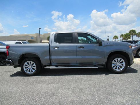 Used 2022 Chevrolet Silverado 1500 Custom w/ Safety Confidence Package RWD image 2