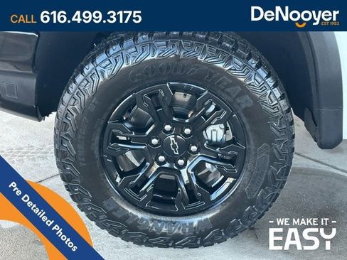 Used 2023 Chevrolet Silverado 1500 ZR2 w/ Technology Package image 13