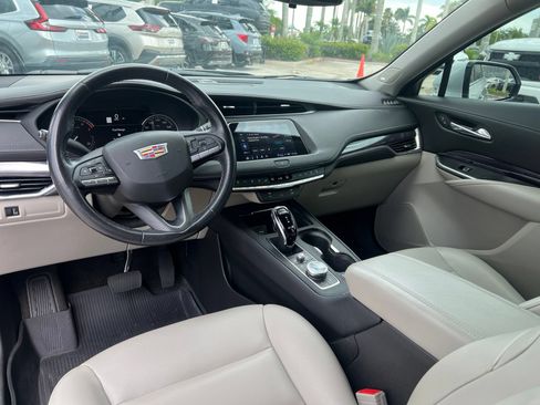 Used 2022 Cadillac XT4 Luxury w/ Driver Awareness Package FWD image 14