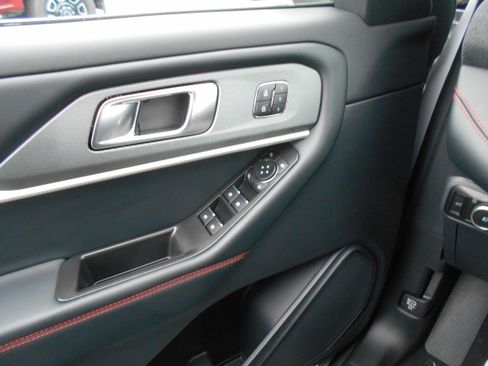 New 2026 Ford Explorer ST image 32