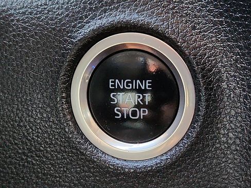 Used 2023 Toyota Tundra SR5 w/ SR5 Convenience Package AWD/4WD image 17