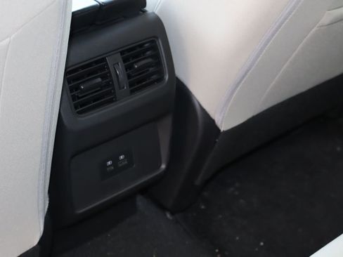 Used 2023 Nissan Rogue SV FWD image 18
