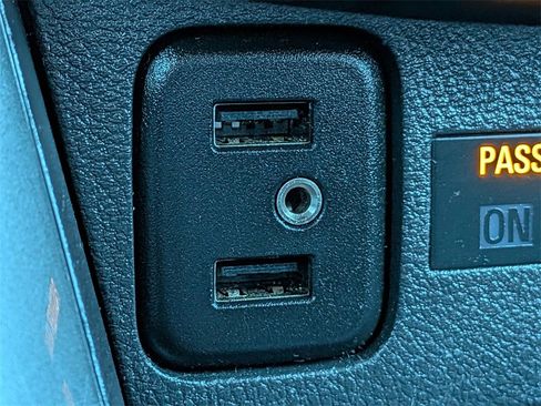 Used 2019 Chevrolet Trax LT w/ LT Convenience Package image 21