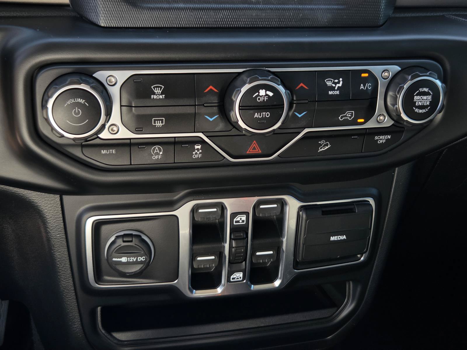 Used 2020 Jeep Wrangler Unlimited Sport AWD/4WD image 30