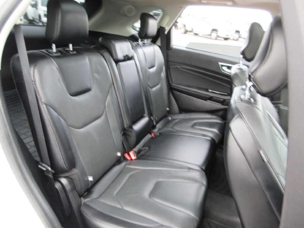 Used 2019 Ford Edge Titanium w/ Equipment Group 301A AWD/4WD image 24