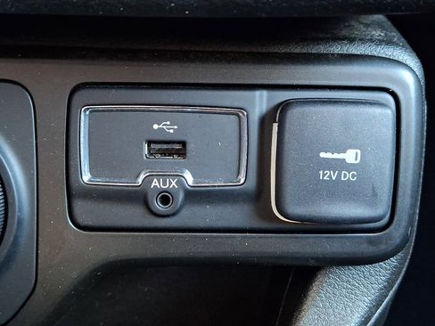 Used 2021 Jeep Renegade Sport image 20