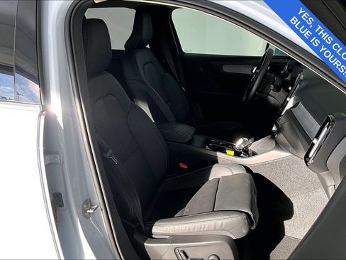 Certified 2025 Volvo XC40 B5 Plus image 10