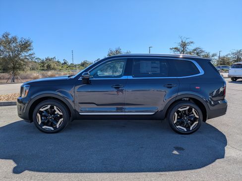 New 2025 Kia Telluride EX image 8