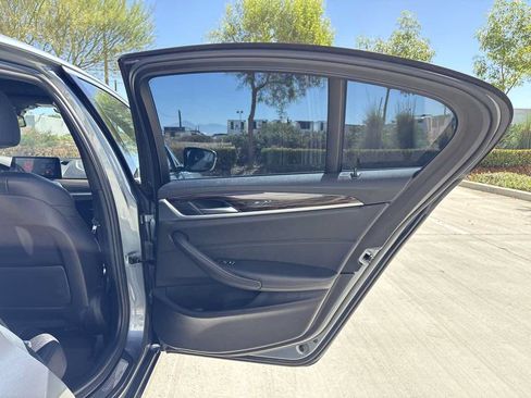 Used 2019 BMW 530i w/ Convenience Package RWD image 14