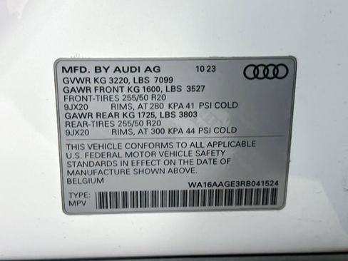 Used 2024 Audi Q8 e-tron Prestige image 29