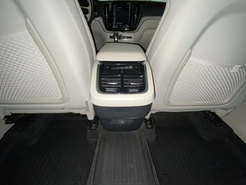 Used 2021 Volvo XC60 T5 Inscription w/ Advanced Package AWD/4WD image 29