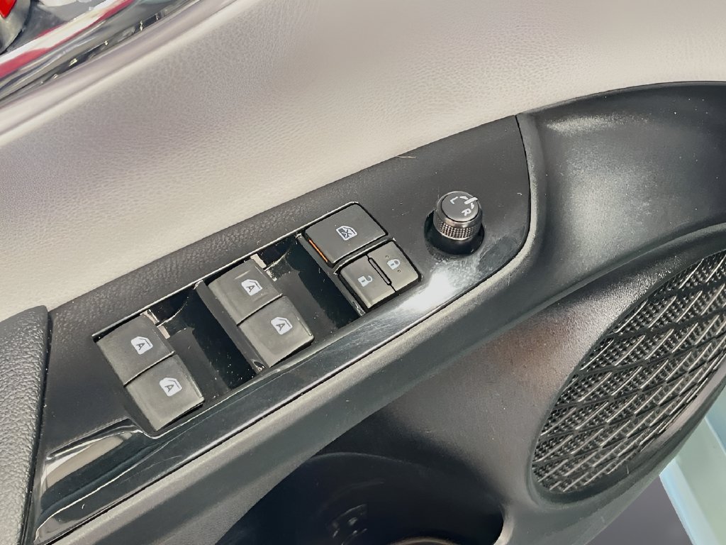 Used 2017 Toyota Prius Four w/ Premium Convenience Package FWD image 18