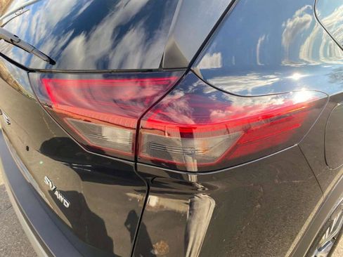 Used 2022 Nissan Rogue SV image 15