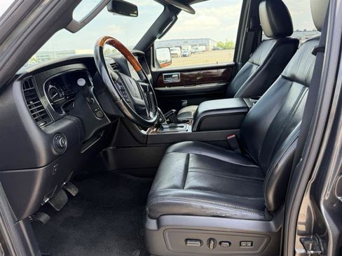 Used 2017 Lincoln Navigator L Select AWD/4WD image 18