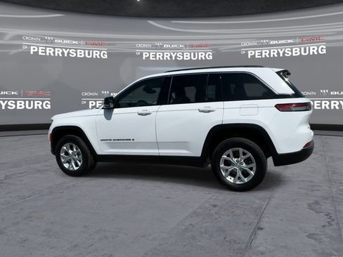 Used 2023 Jeep Grand Cherokee Limited AWD/4WD image 5