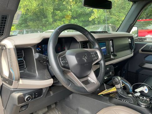 Used 2023 Ford Bronco Wildtrak AWD/4WD image 5