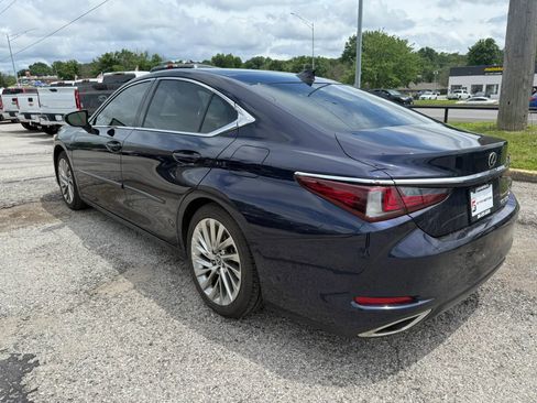 Used 2019 Lexus ES 350 w/ Accessory Package FWD image 3