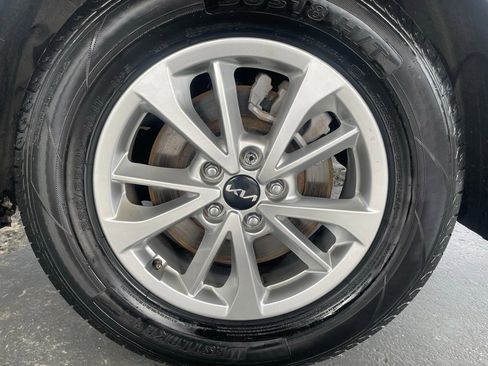 Used 2024 Kia Carnival LX image 68