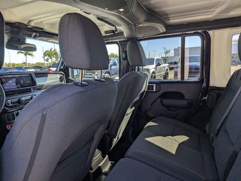 Used 2024 Jeep Wrangler Willys image 19
