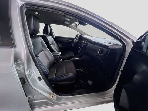 Used 2017 Toyota Corolla SE FWD image 30